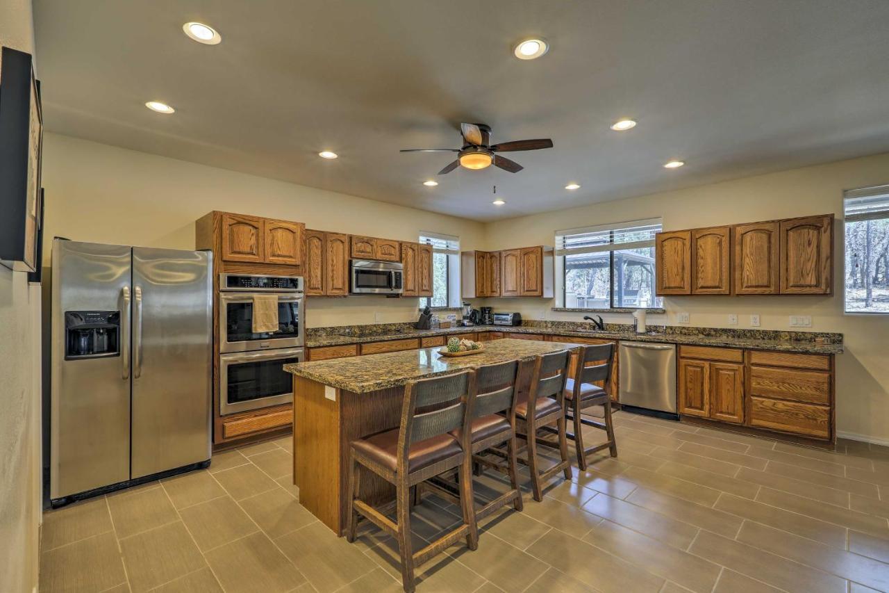 Spacious Pinetop-Lakeside Home With Hot Tub And Grill! Exterior foto
